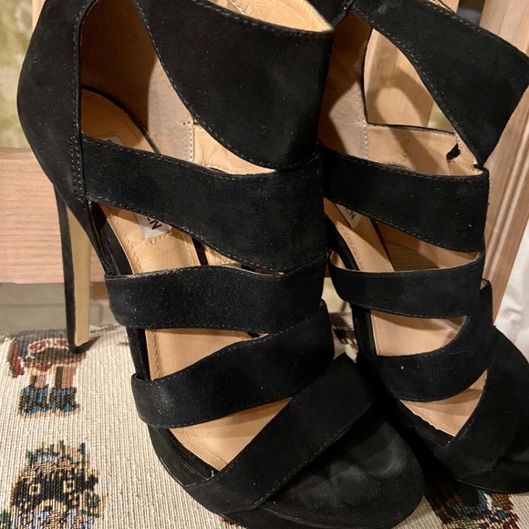 Steve Madden Shoes - Steve Madden black velvet heels